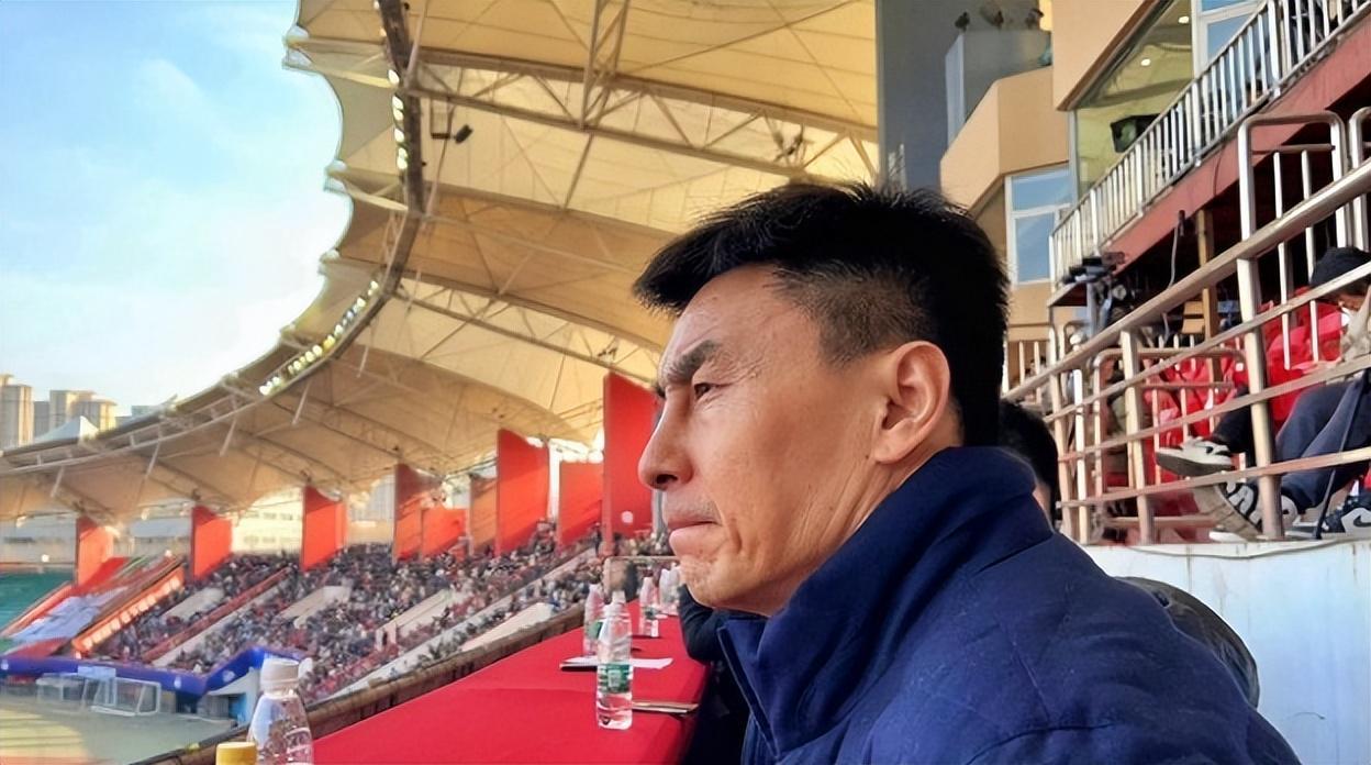 开云体育-中甲俱乐部宁波队选帅看好李玮锋，已跟他正式接触谈判，值得期待